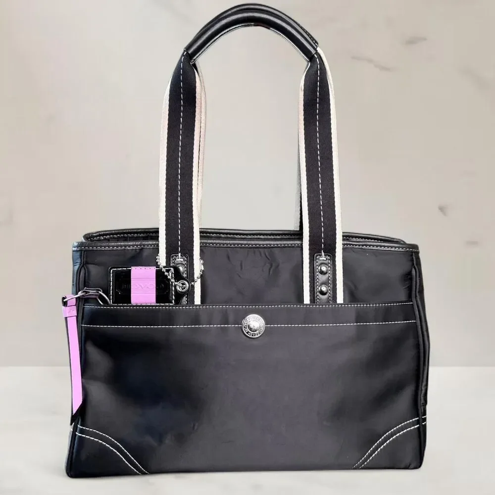 Vintage Y2K Coach Hamptons Handbag M0694-F11993 Black Nylon with Lavender Trim